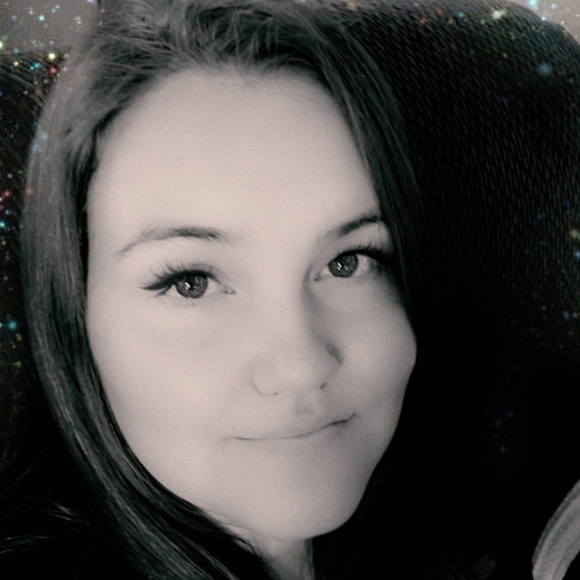 Meet your Posher, Candise - Picture 1 of 1